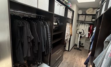 Casa en VENTA con 4 recámaras y  jardín en Privada San Francisco