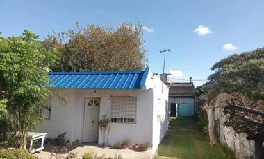 Casa en venta - 2 Dormitorios 1 Baño - Florencio Varela