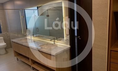 VENTA Residencia en Lomas de las Palmas