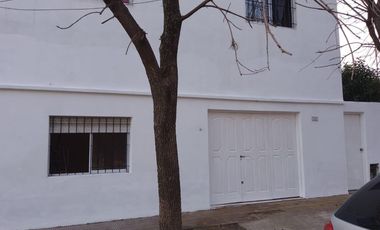 Casa en venta - 2 Dormitorios 1 Baño - Luis Guillón