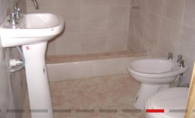 Casa en venta - 2 Dormitorios 1 Baño - Luis Guillón