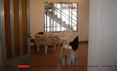 Casa en venta - 2 Dormitorios 1 Baño - Luis Guillón