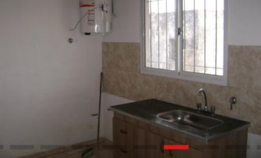 Casa en venta - 2 Dormitorios 1 Baño - Luis Guillón