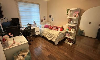 CASA EN VENTA EN COL. PEDREGAL LA HUASTECA, SANTA CATARINA, N.L.