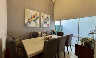 CASA EN VENTA EN COL. PEDREGAL LA HUASTECA, SANTA CATARINA, N.L.