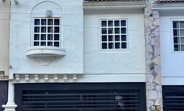 CASA EN VENTA EN COL. PEDREGAL LA HUASTECA, SANTA CATARINA, N.L.