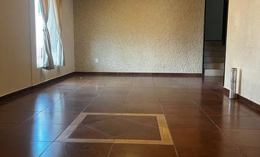 Casa en renta en Bosques de Lago RBL607