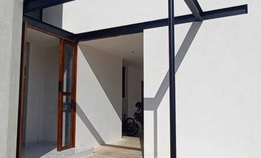 CASA NUEVA Y MODERNA EN ESQUINA EN RESIDENCIAL NORTEMERIDA - ENTREGA DIC 2025