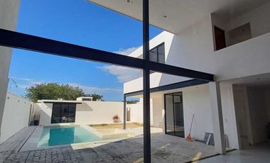 CASA NUEVA Y MODERNA EN ESQUINA EN RESIDENCIAL NORTEMERIDA - ENTREGA DIC 2025