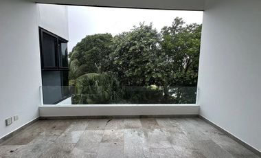 CASA EN VENTA MERIDA, YUCATAN COUNTRY CLUB, FRENTE A CAMPO DE GOLF Y LAGO, LISTA