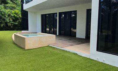 CASA EN VENTA MERIDA, YUCATAN COUNTRY CLUB, FRENTE A CAMPO DE GOLF Y LAGO, LISTA