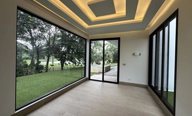 CASA EN VENTA MERIDA, YUCATAN COUNTRY CLUB, FRENTE A CAMPO DE GOLF Y LAGO, LISTA