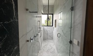 CASA EN VENTA MERIDA, YUCATAN COUNTRY CLUB, FRENTE A CAMPO DE GOLF Y LAGO, LISTA