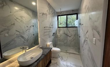 CASA EN VENTA MERIDA, YUCATAN COUNTRY CLUB, FRENTE A CAMPO DE GOLF Y LAGO, LISTA