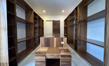 CASA EN VENTA MERIDA, YUCATAN COUNTRY CLUB, FRENTE A CAMPO DE GOLF Y LAGO, LISTA