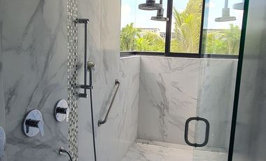 CASA EN VENTA MERIDA, YUCATAN COUNTRY CLUB, FRENTE A CAMPO DE GOLF Y LAGO, LISTA