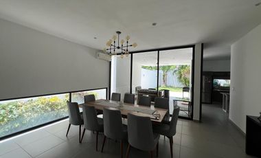 CASA EN VENTA MERIDA, CHOLUL, PRIVADA SAN JOSE TULIPANES, ENTREGA INMEDIATA.