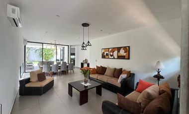 CASA EN VENTA MERIDA, CHOLUL, PRIVADA SAN JOSE TULIPANES, ENTREGA INMEDIATA.