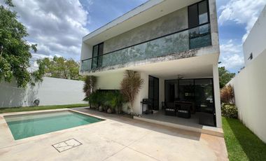 CASA EN VENTA MERIDA, CHOLUL, PRIVADA SAN JOSE TULIPANES, ENTREGA INMEDIATA.