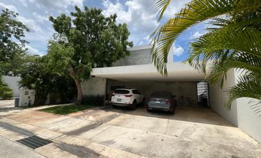 CASA EN VENTA MERIDA, CHOLUL, PRIVADA SAN JOSE TULIPANES, ENTREGA INMEDIATA.