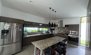 CASA EN VENTA MERIDA, CHOLUL, PRIVADA SAN JOSE TULIPANES, ENTREGA INMEDIATA.