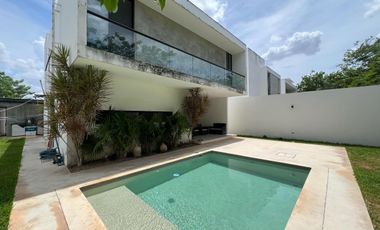 CASA EN VENTA MERIDA, CHOLUL, PRIVADA SAN JOSE TULIPANES, ENTREGA INMEDIATA.