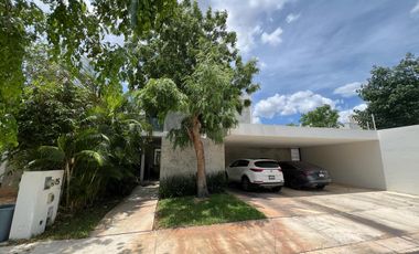 CASA EN VENTA MERIDA, CHOLUL, PRIVADA SAN JOSE TULIPANES, ENTREGA INMEDIATA.