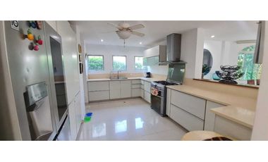 Vendo hermosa casa con salida directa al mar en Bello Horizonte