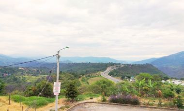 Lote esquinero en Fusa