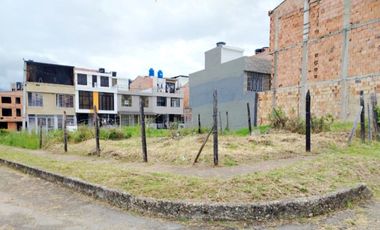 Lote esquinero en Fusa