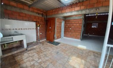 CASA EN VENTA EN PORTALES DE YUMBO 3 NIVELES 240M2