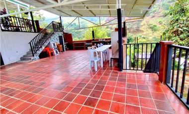 Finca campestre con piscina en venta - La Buitrera Palmira Valle