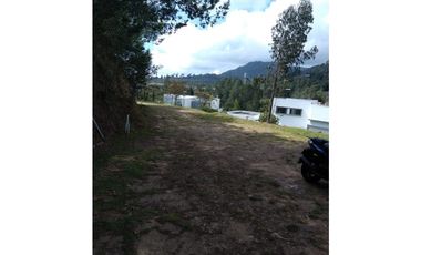 CASA EN VENTA UBICADA EN LOMA DEL ESCOBERO