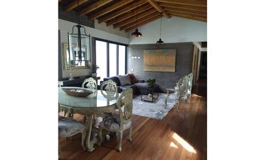 CASA EN VENTA UBICADA EN LOMA DEL ESCOBERO