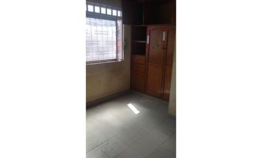 SE ARRIENDA AMPLIA CASA  EN GIRARDOT.