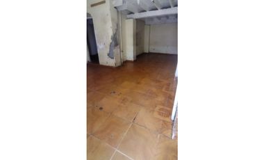 SE ARRIENDA AMPLIA CASA  EN GIRARDOT.