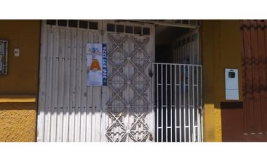 SE ARRIENDA AMPLIA CASA  EN GIRARDOT.