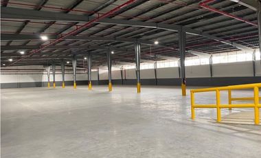 SE ALQUILA GALERA 1922 MTS CON ANDEN EN LA LOCERIA