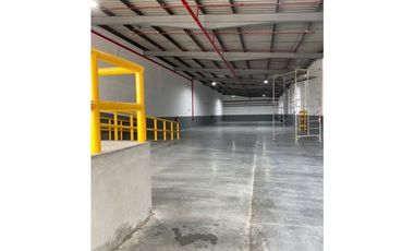 SE ALQUILA GALERA 1922 MTS CON ANDEN EN LA LOCERIA