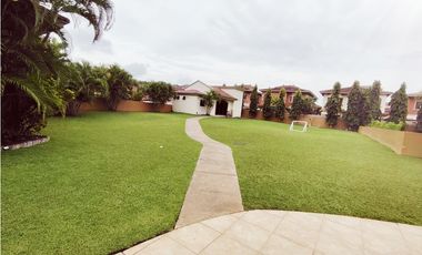 ALQUILER DE LUJOSA CASA EN COSTA SUR - PH EL DORAL - MO