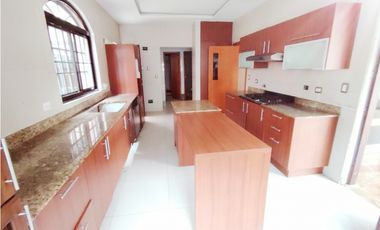 ALQUILER DE LUJOSA CASA EN COSTA SUR - PH EL DORAL - MO