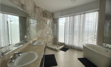 Venta de Apartamento en Avenida Balboa, PH Rivage Tower