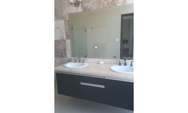 ALQUILER DE APARTAMENTO AMOBLADO EN AVENIDA BALBOA PH RIVAGE JP