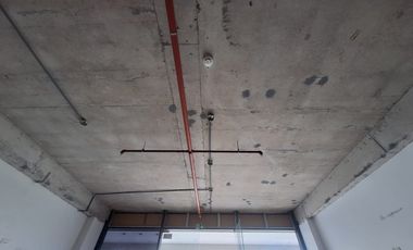 Se Alquila Local en 12 de Octubre