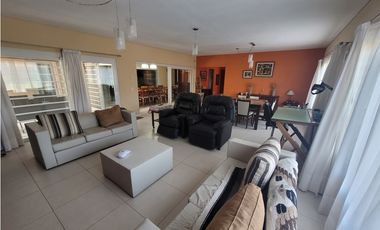 Casa en Venta - Zona lamos - Calidad de Construcción