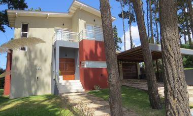 Casa en Venta - Zona lamos - Calidad de Construcción