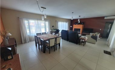 Casa en Venta - Zona lamos - Calidad de Construcción