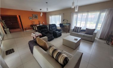 Casa en Venta - Zona lamos - Calidad de Construcción