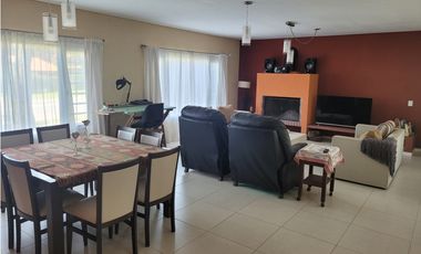 Casa en Venta - Zona lamos - Calidad de Construcción