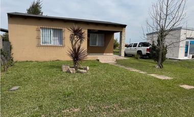Vendo Casa con pileta en Pronunciamiento, Entre Ríos.